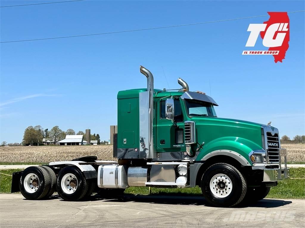 Mack Titan TD713 Trekkvogner