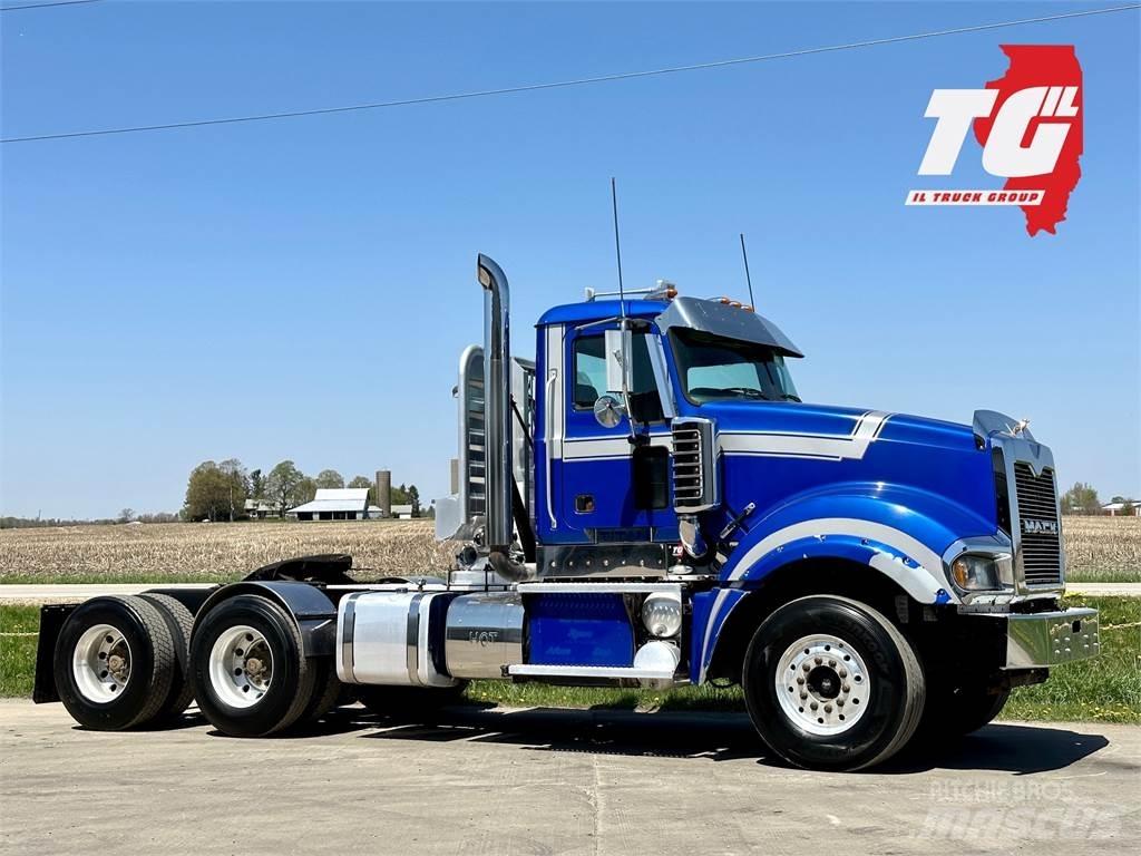 Mack Titan TD713 Trekkvogner
