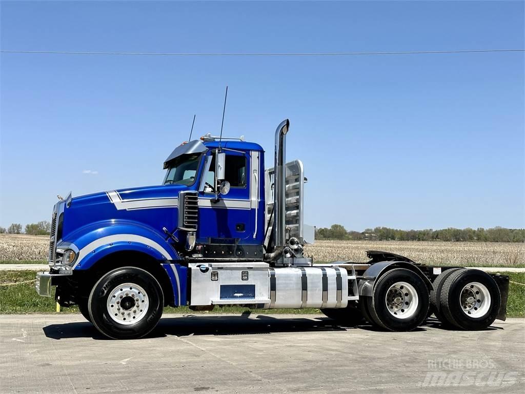 Mack Titan TD713 Trekkvogner