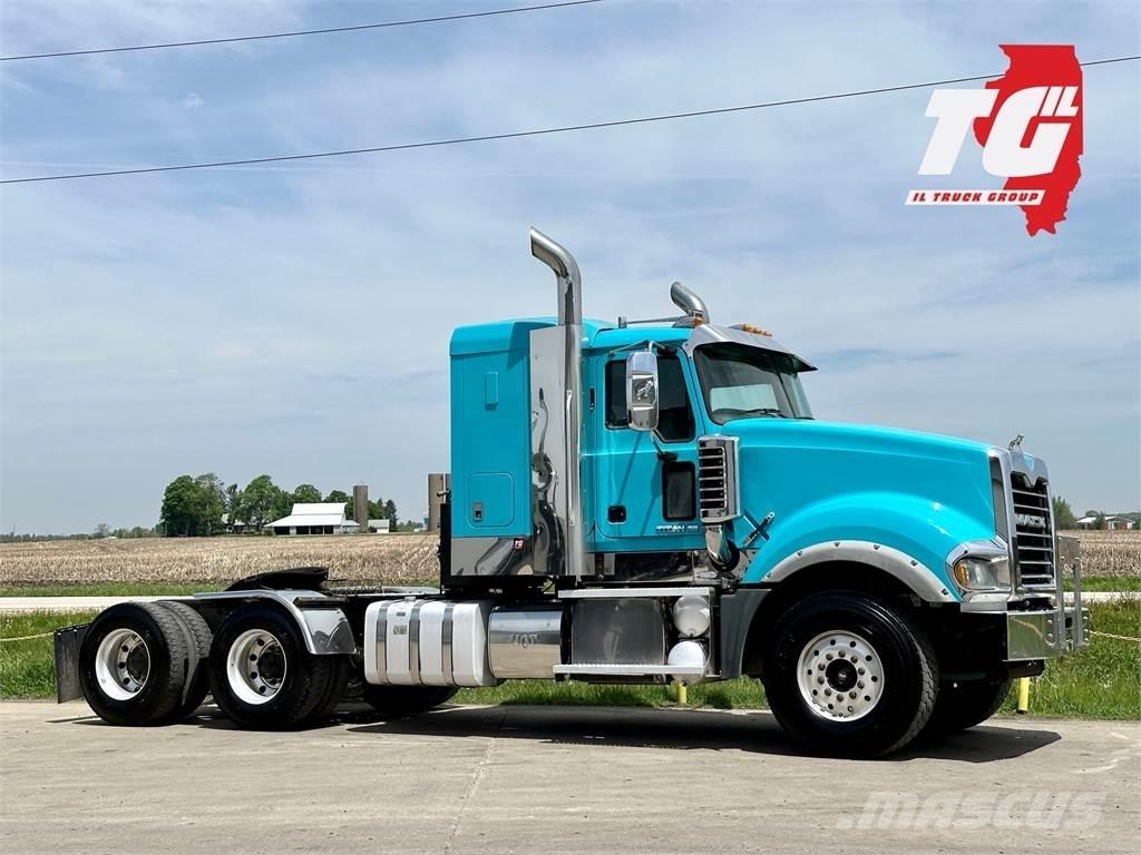 Mack Titan TD713 Trekkvogner