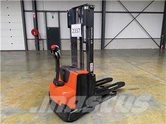 Toyota BT SWE100 Stablere