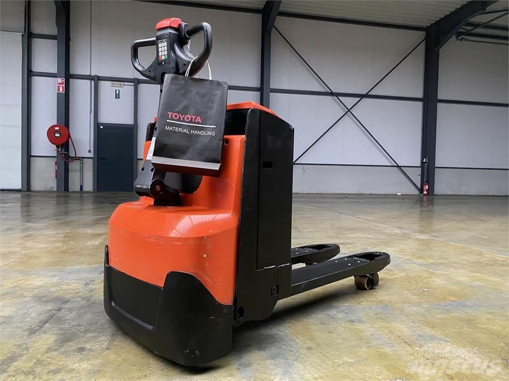 Toyota LWE200 Jekketralle