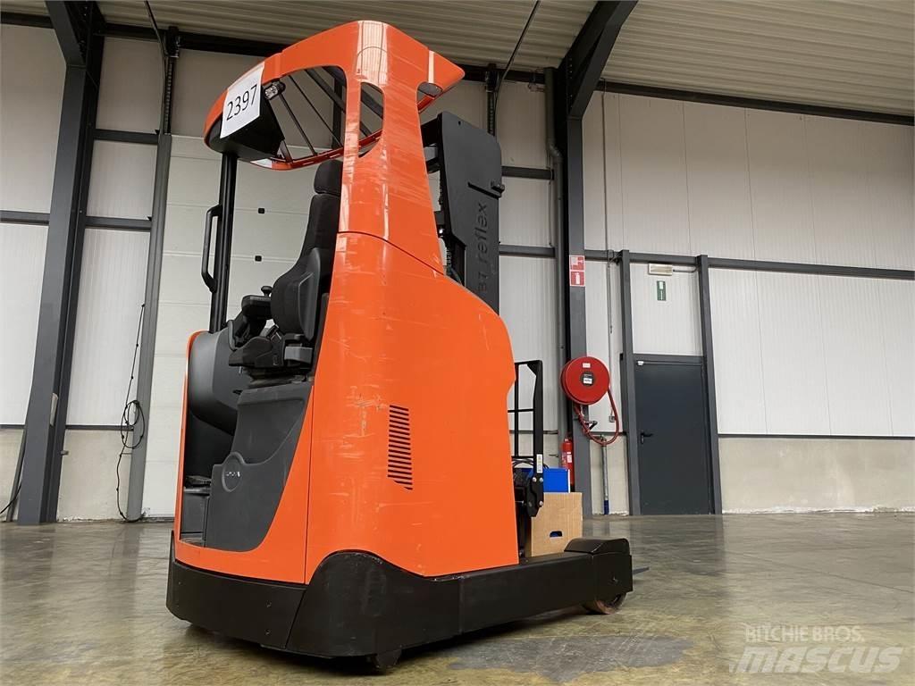 Toyota RRE140H Skyvemasttruck