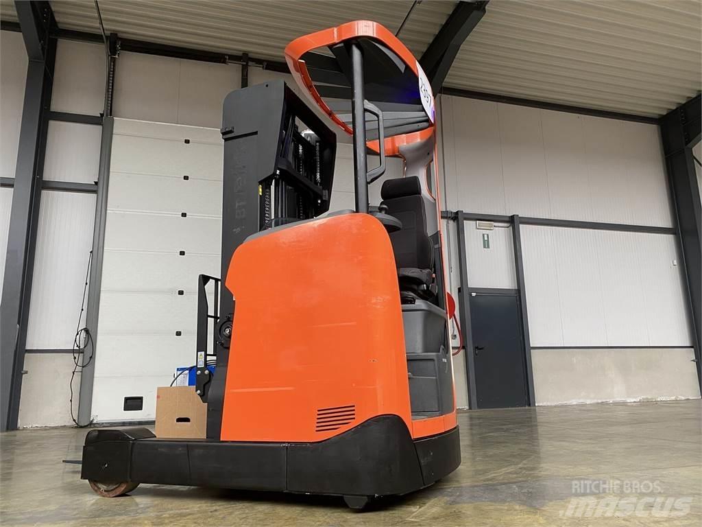 Toyota RRE140H Skyvemasttruck