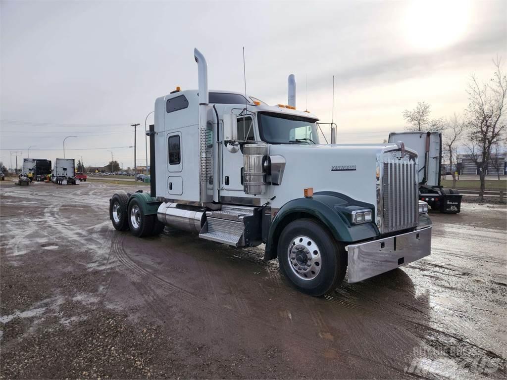 Kenworth W900L Trekkvogner