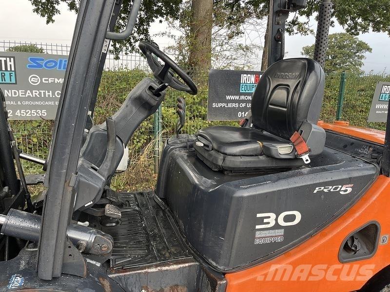 Doosan D30S-5 Gaffeltrucker - Annet