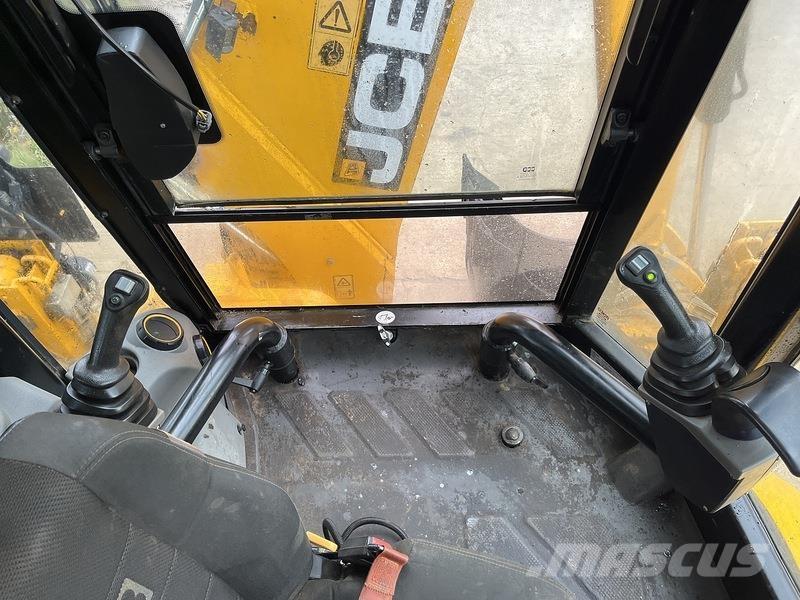 JCB 3CX Compact Beltegraver
