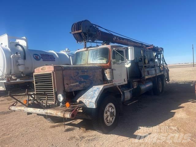 Autocar  Borrigg lastebilmontert