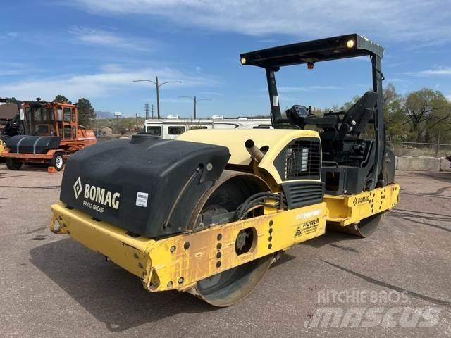 Bomag BW266AD Gummihjulsvalser