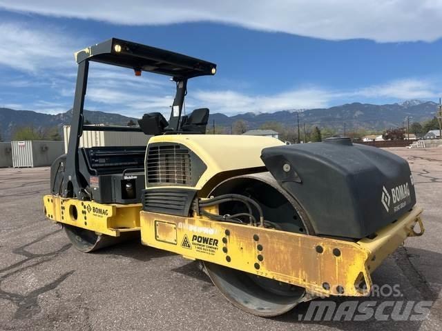 Bomag BW266AD Gummihjulsvalser