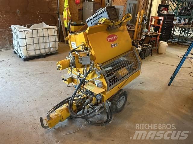  Bunker B100E Betongpumpe biler