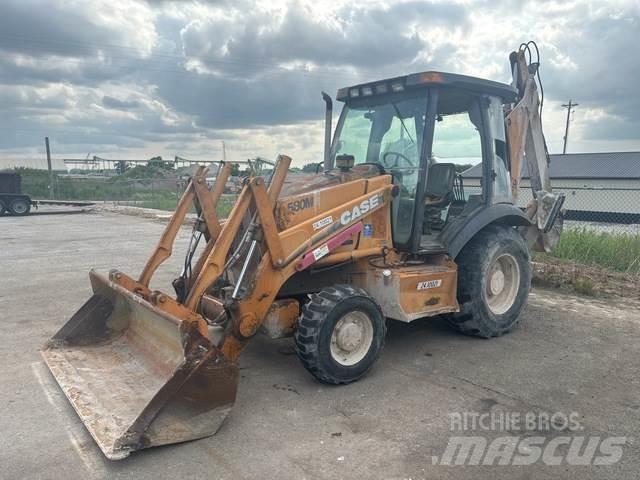CASE 580M Traktorgravere