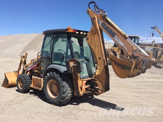 CASE 580M Traktorgravere