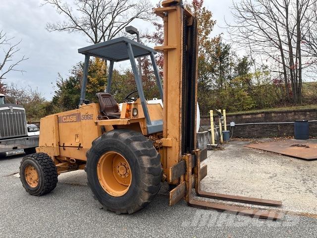 CASE 586E Terrenggående gaffeltruck
