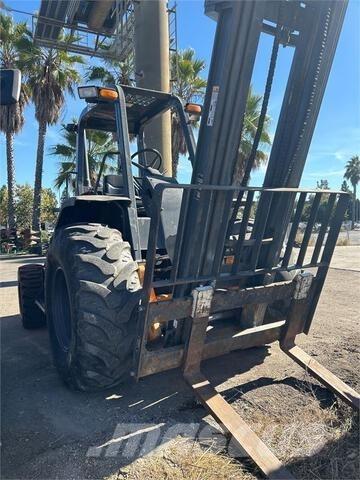 CASE 586H Terrenggående gaffeltruck