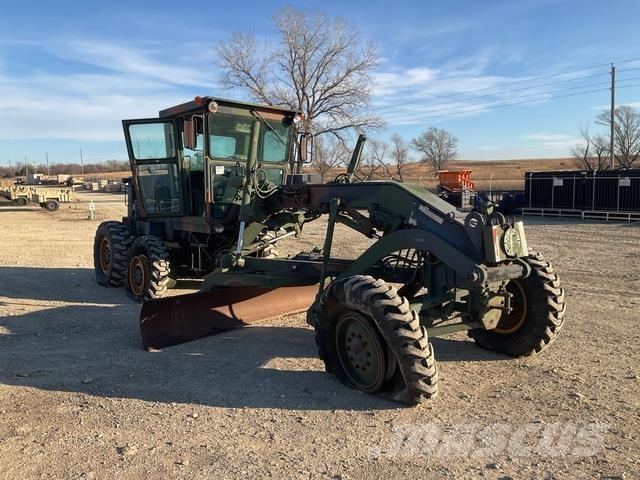 CAT 130G MIL Veihøvler