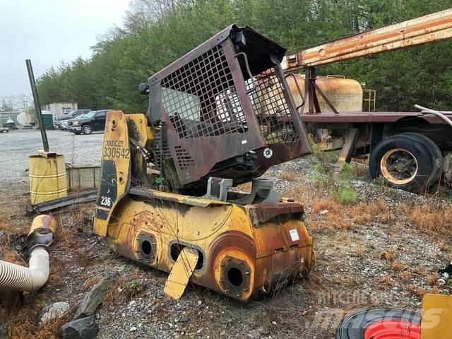 CAT 236 Kompaktlastere