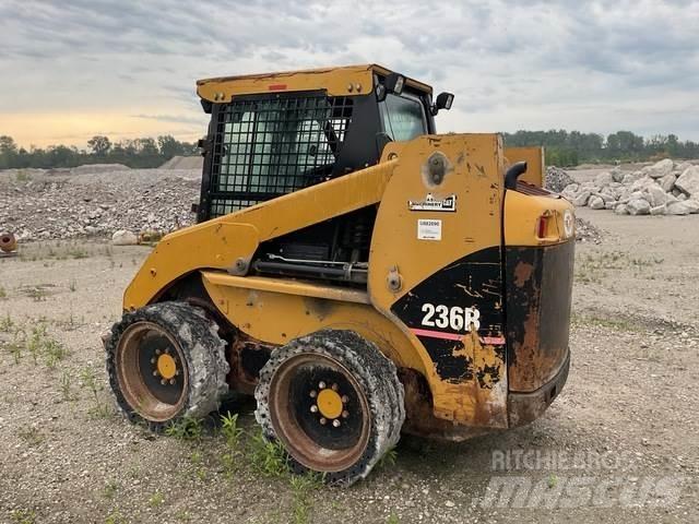 CAT 236B Kompaktlastere
