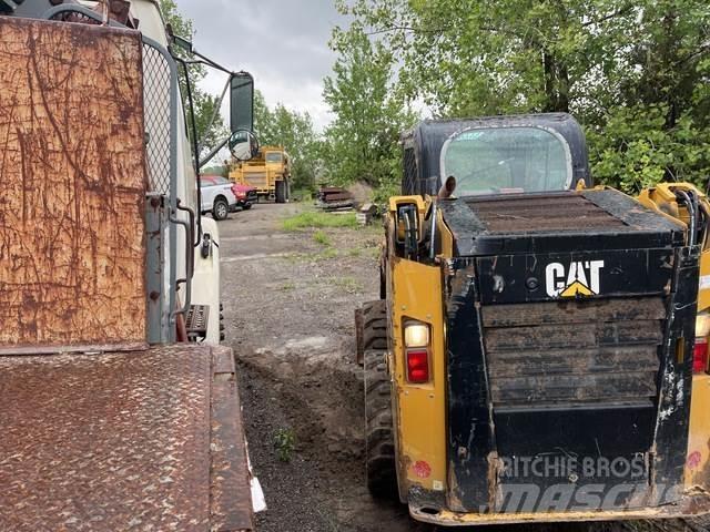 CAT 236D Kompaktlastere