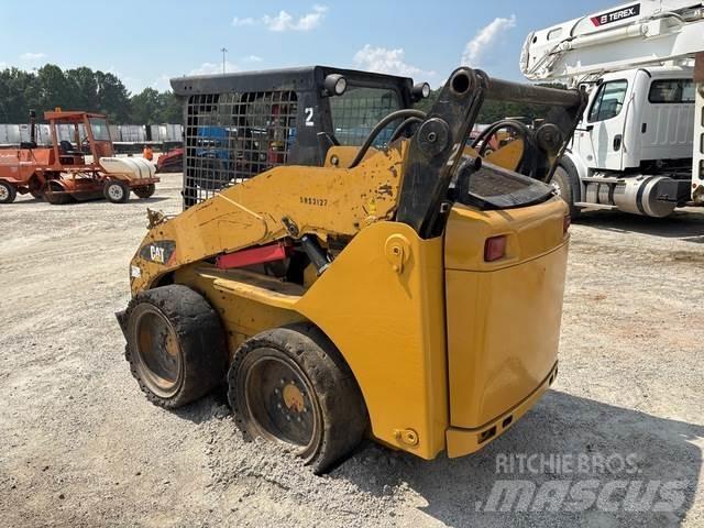 CAT 242B3 Kompaktlastere