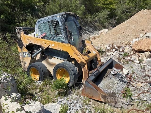 CAT 242D Kompaktlastere