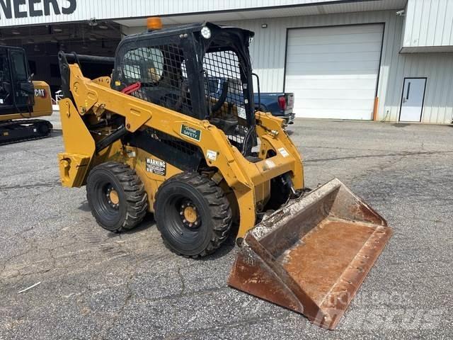 CAT 242D Kompaktlastere