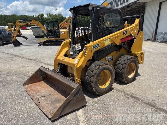 CAT 242D Kompaktlastere