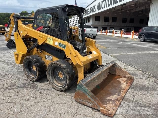 CAT 242D Kompaktlastere