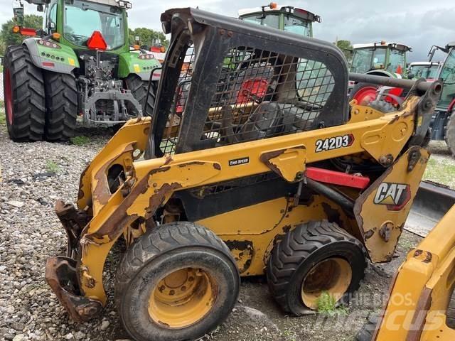 CAT 242D3 Kompaktlastere
