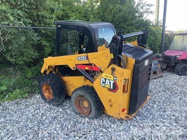 CAT 242D3 Kompaktlastere