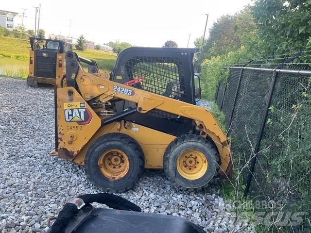CAT 242D3 Kompaktlastere