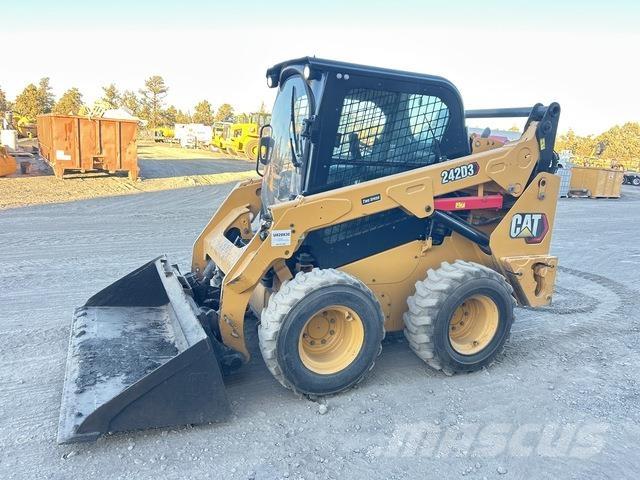 CAT 242D3 Kompaktlastere