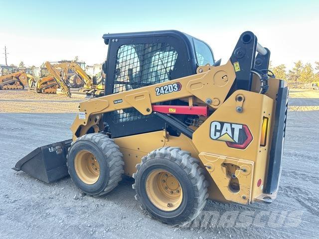 CAT 242D3 Kompaktlastere
