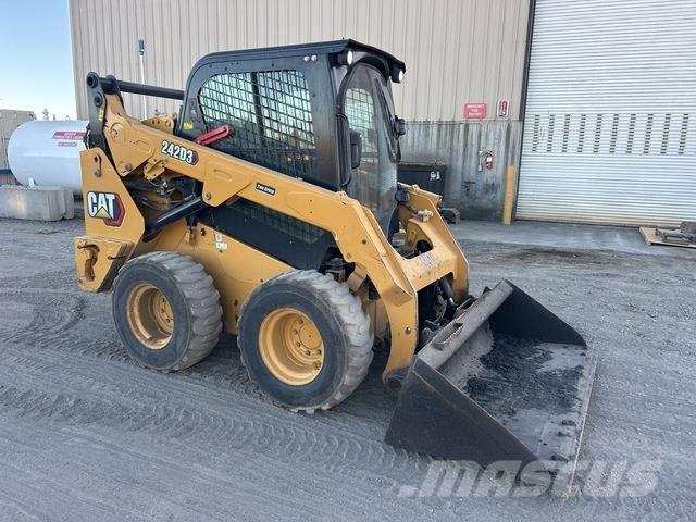 CAT 242D3 Kompaktlastere