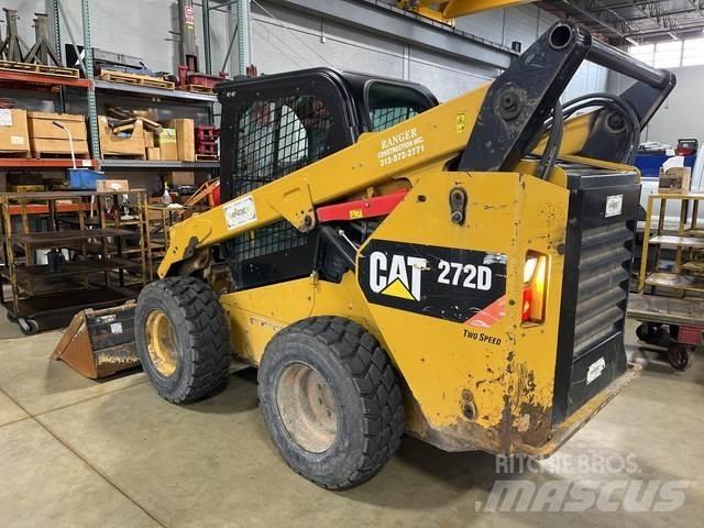 CAT 272D Kompaktlastere