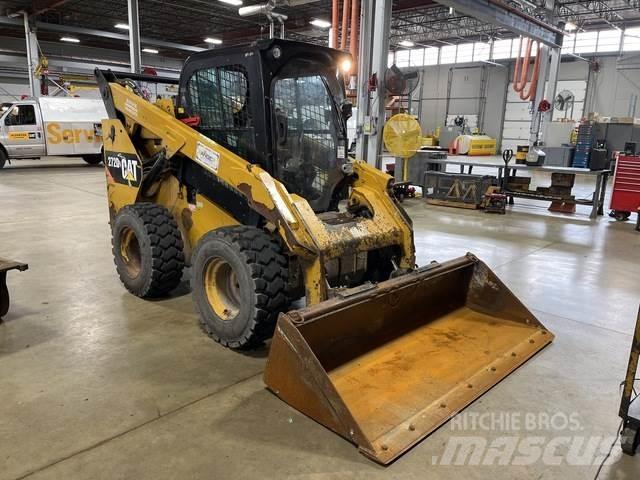 CAT 272D Kompaktlastere