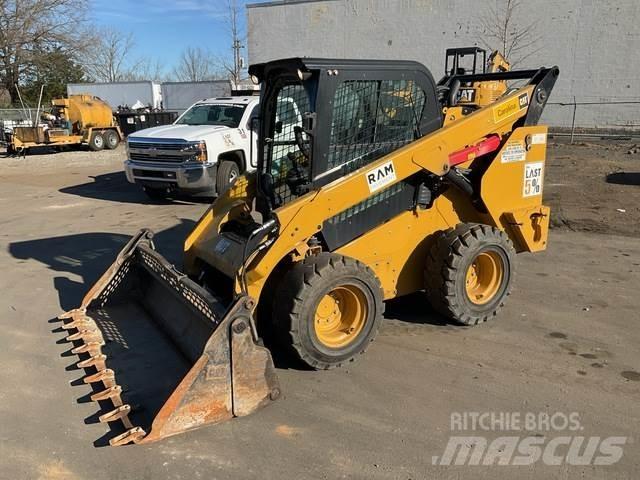 CAT 272D2 Kompaktlastere