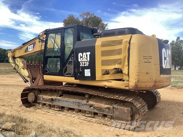 CAT 323FL Beltegraver