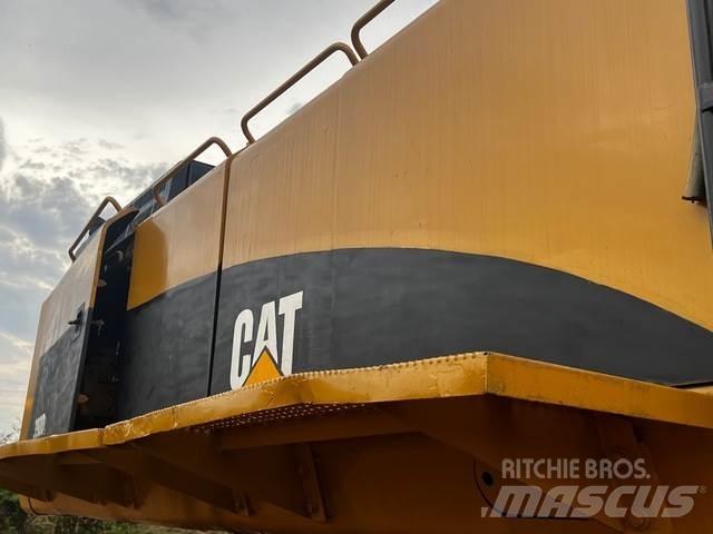 CAT 390DL Beltegraver