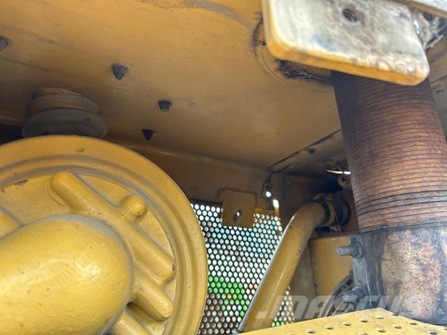 CAT 527 Dozere Beltegående