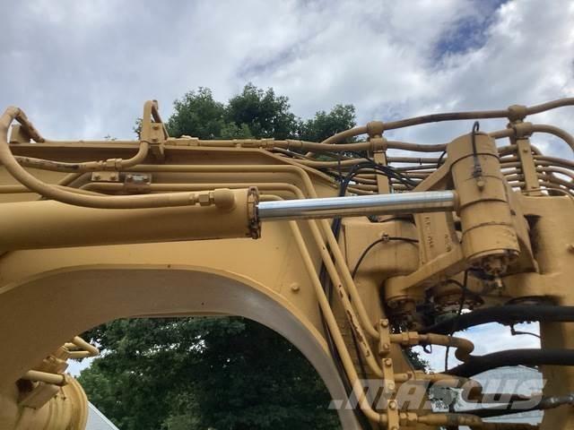 CAT 615C II Veiskrape