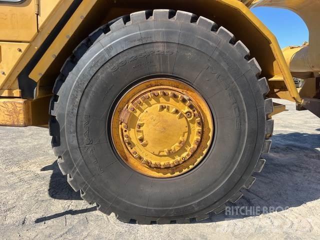 CAT 621G Veiskrape