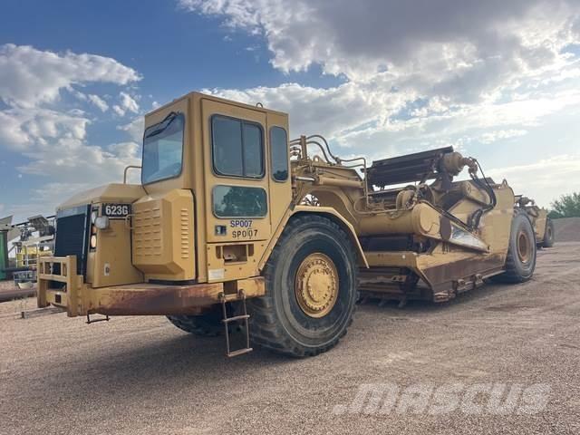 CAT 623G Veiskrape