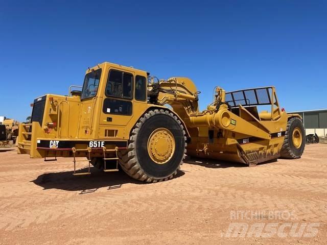 CAT 651E Veiskrape