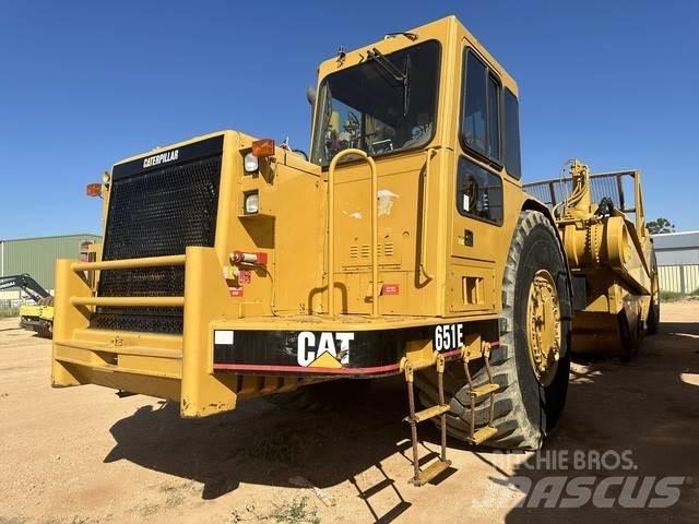CAT 651E Veiskrape