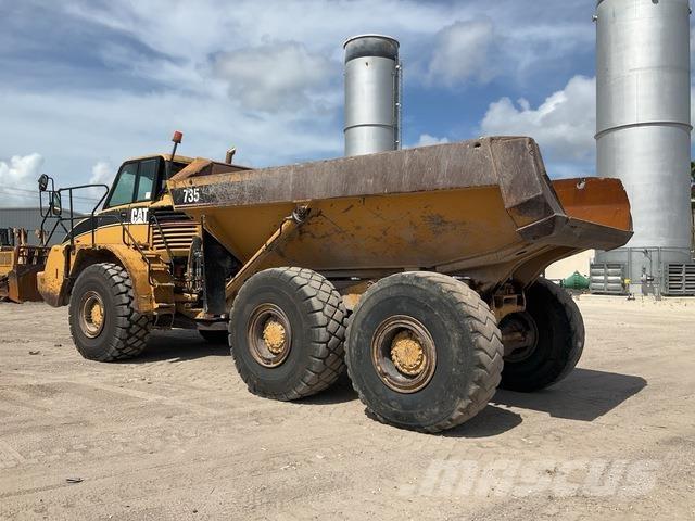 CAT 735 Rammestyrte Dumpere