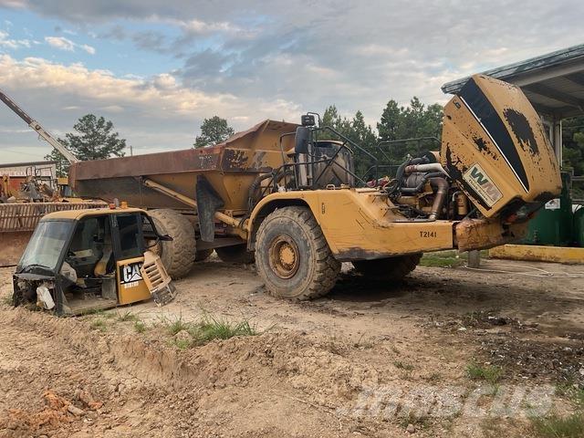 CAT 735 Rammestyrte Dumpere