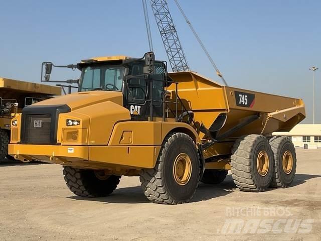 CAT 745 Rammestyrte Dumpere