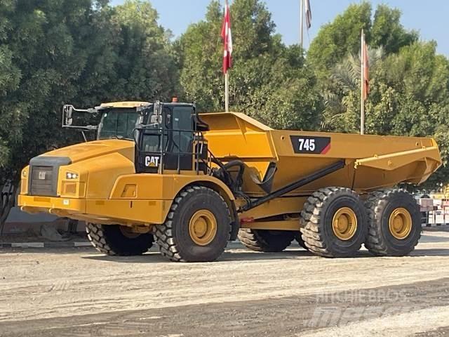 CAT 745 Rammestyrte Dumpere