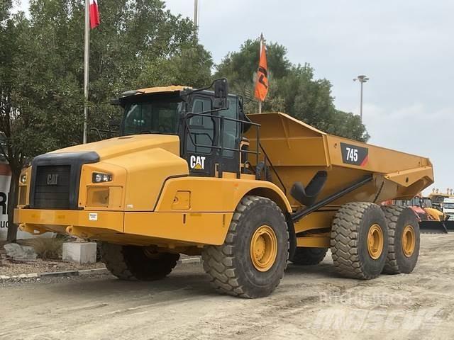 CAT 745 Rammestyrte Dumpere